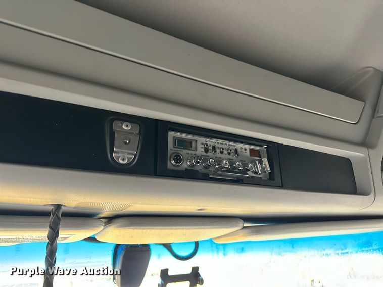 image for item ER4871 2021 Kenworth T680 semi truck