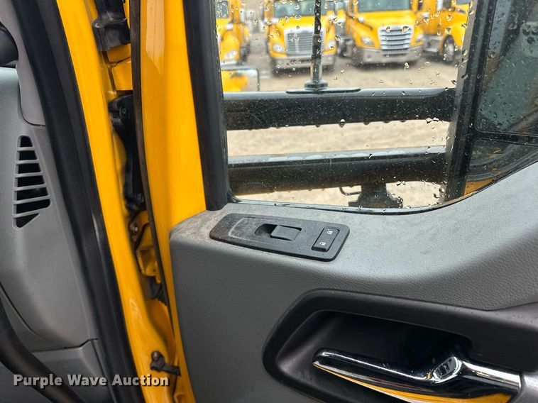 image for item ER4871 2021 Kenworth T680 semi truck