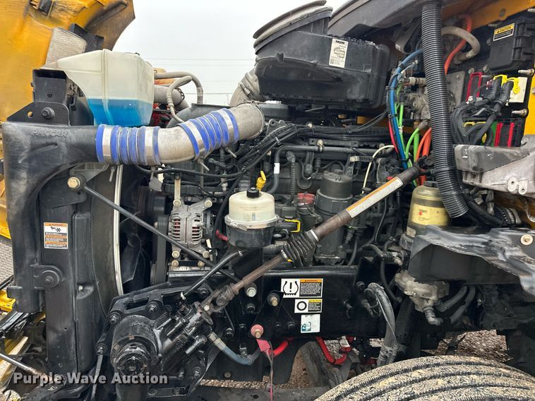 image for item ER4871 2021 Kenworth T680 semi truck