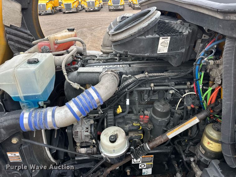 image for item ER4871 2021 Kenworth T680 semi truck