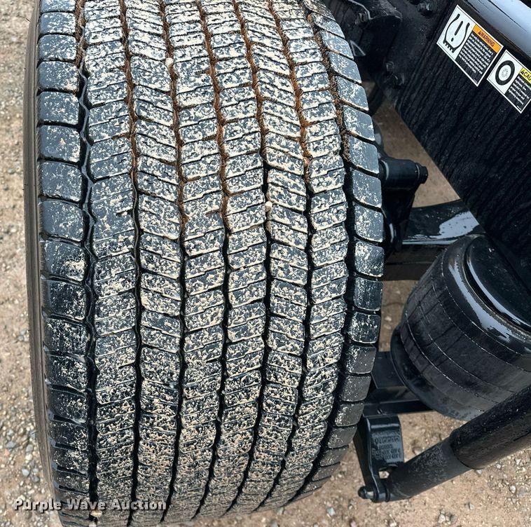 image for item ER4871 2021 Kenworth T680 semi truck