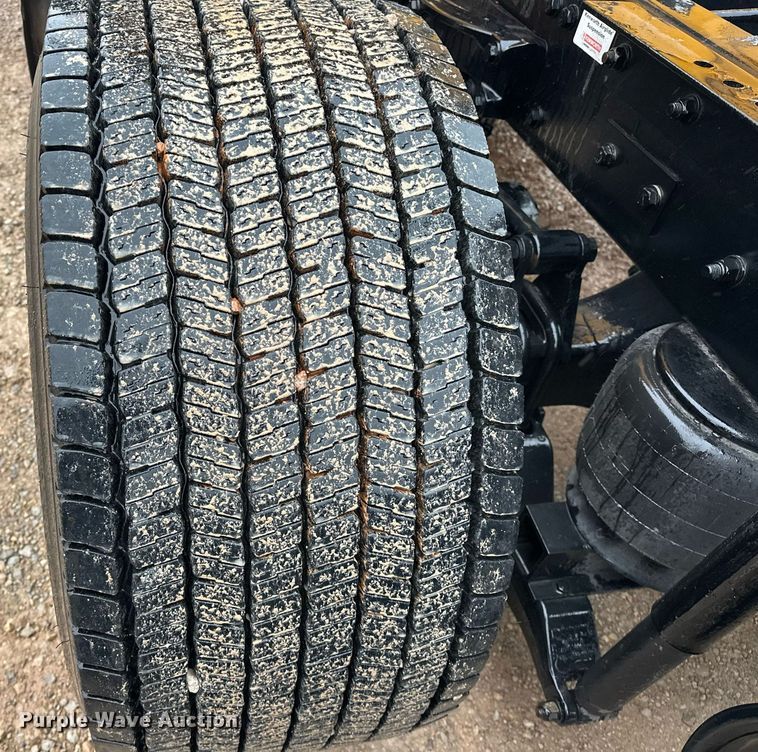 image for item ER4871 2021 Kenworth T680 semi truck