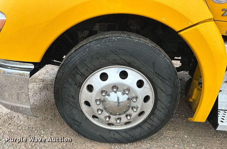 image for item ER4871 2021 Kenworth T680 semi truck