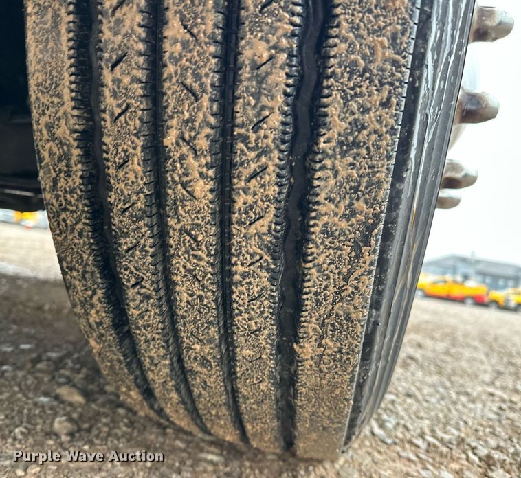 image for item ER4871 2021 Kenworth T680 semi truck