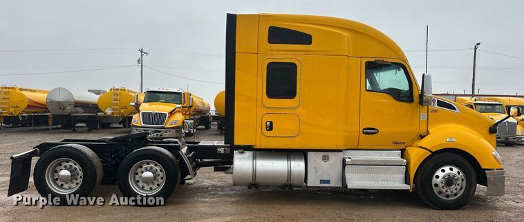 image for item ER4872 2020 Kenworth T680 semi truck