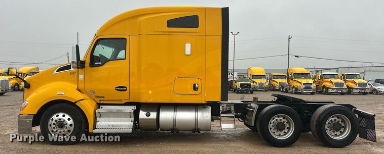 image for item ER4872 2020 Kenworth T680 semi truck