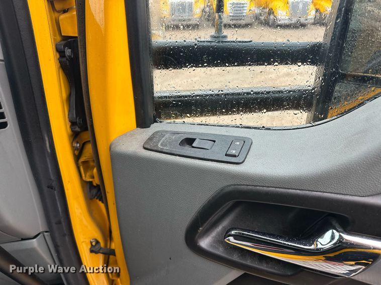 image for item ER4872 2020 Kenworth T680 semi truck