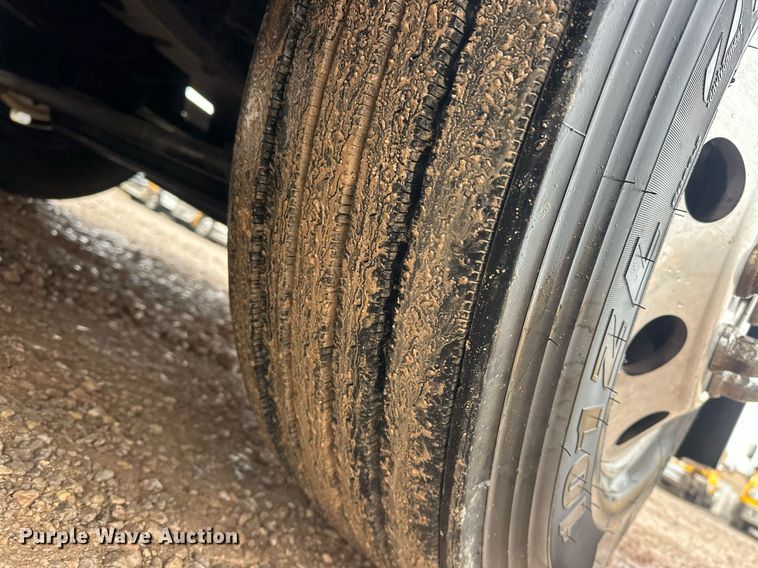 image for item ER4872 2020 Kenworth T680 semi truck