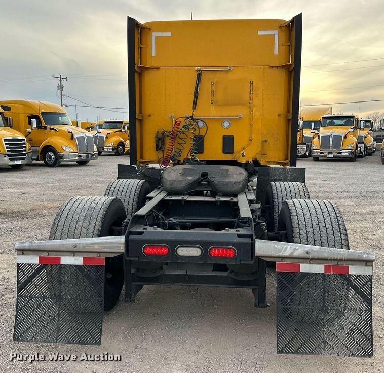 image for item ER4873 2021 Kenworth T680 semi truck