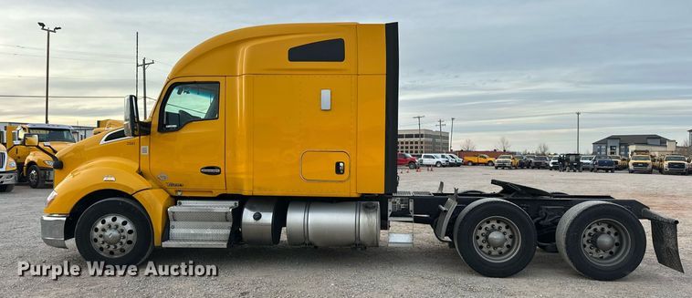 image for item ER4873 2021 Kenworth T680 semi truck