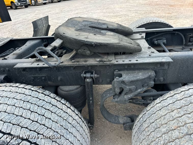 image for item ER4873 2021 Kenworth T680 semi truck