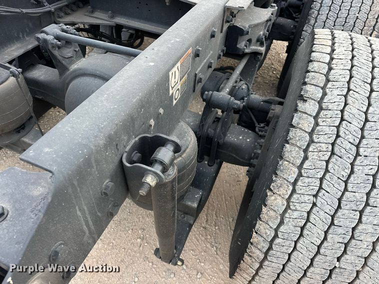 image for item ER4873 2021 Kenworth T680 semi truck