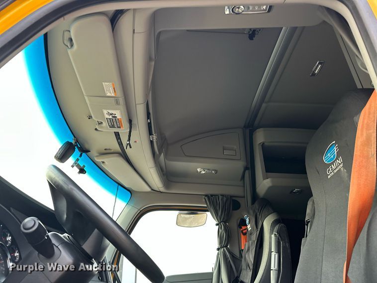 image for item ER4873 2021 Kenworth T680 semi truck