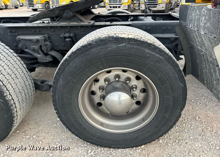 image for item ER4873 2021 Kenworth T680 semi truck