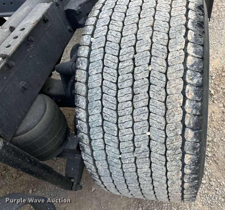 image for item ER4873 2021 Kenworth T680 semi truck