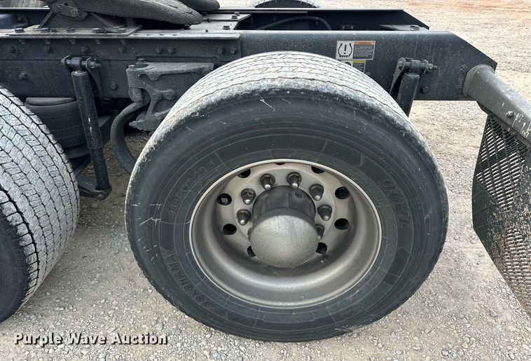 image for item ER4873 2021 Kenworth T680 semi truck