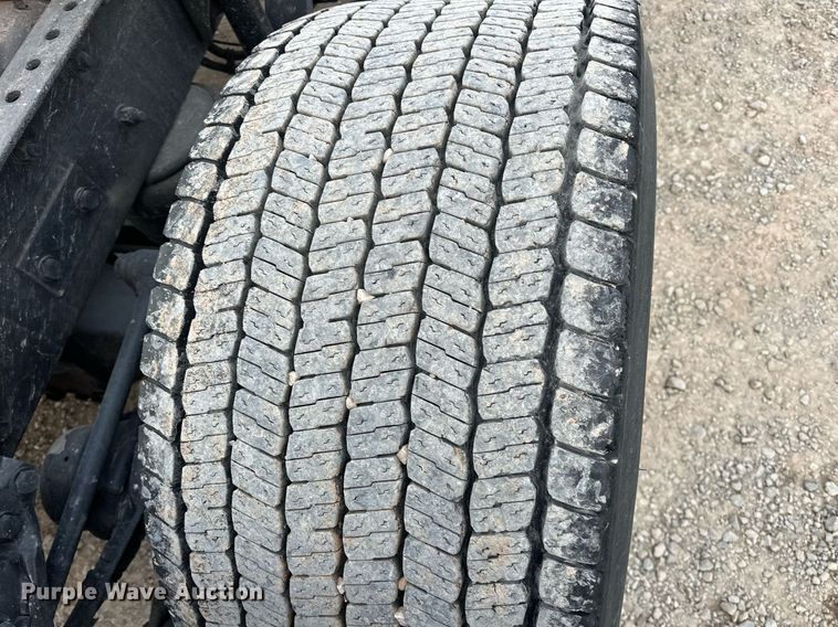 image for item ER4873 2021 Kenworth T680 semi truck