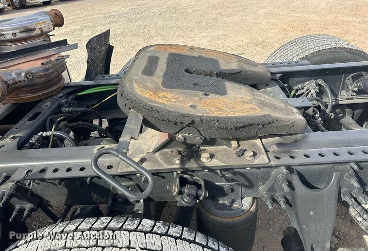 image for item ER4875 2021 International LT625 semi truck