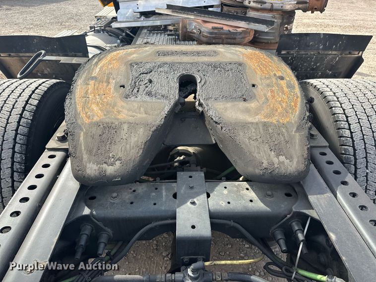 image for item ER4875 2021 International LT625 semi truck