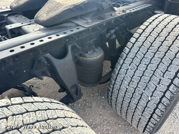 image for item ER4875 2021 International LT625 semi truck