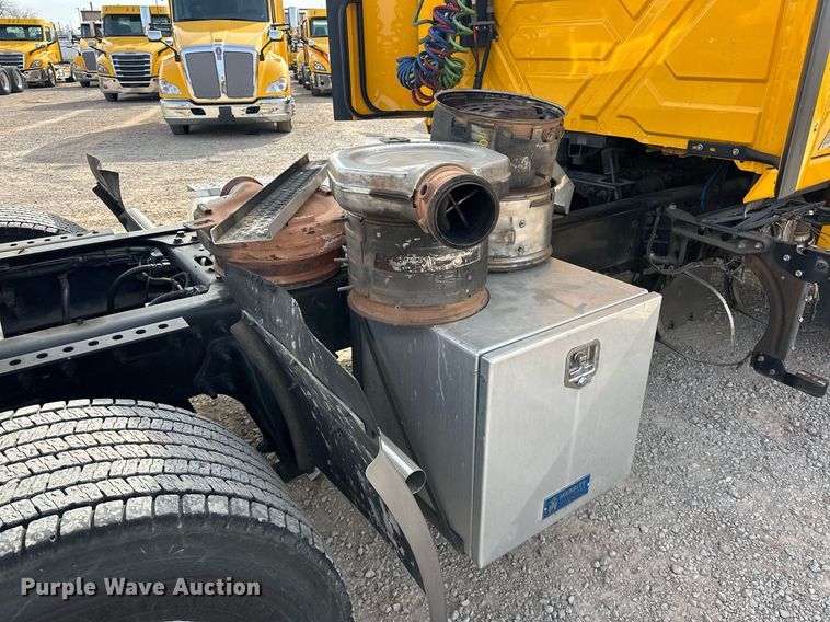 image for item ER4875 2021 International LT625 semi truck