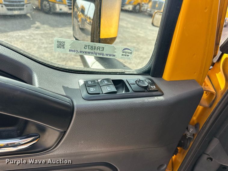 image for item ER4875 2021 International LT625 semi truck