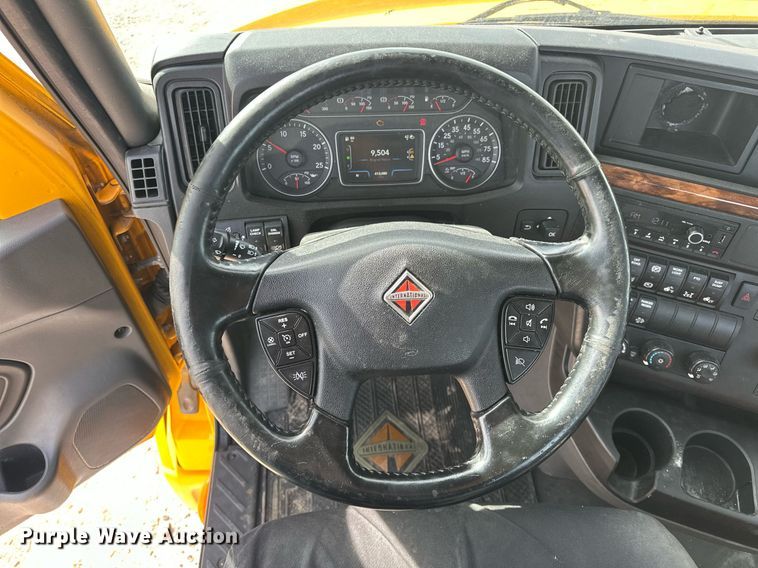 image for item ER4875 2021 International LT625 semi truck