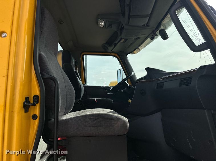 image for item ER4875 2021 International LT625 semi truck