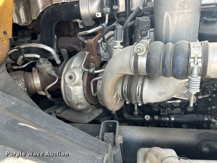 image for item ER4875 2021 International LT625 semi truck