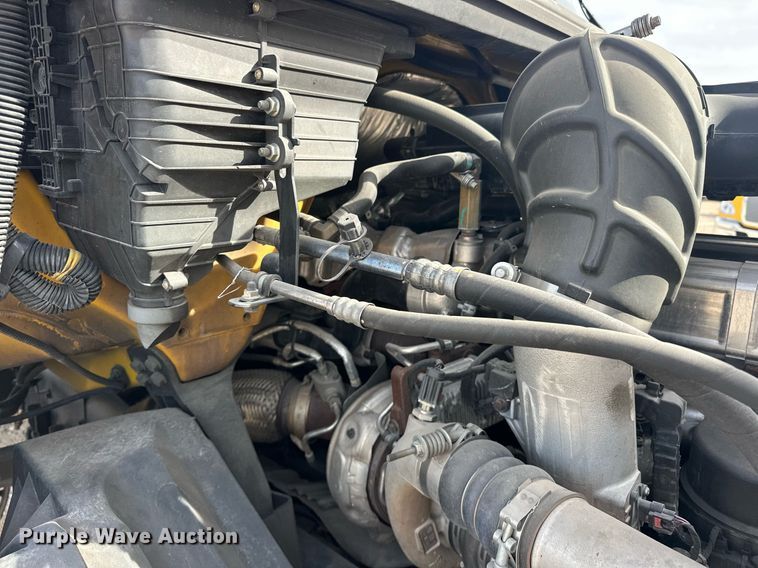 image for item ER4875 2021 International LT625 semi truck