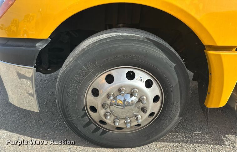 image for item ER4875 2021 International LT625 semi truck