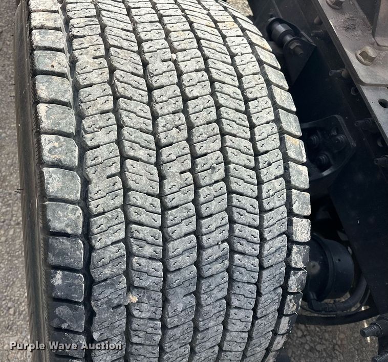 image for item ER4875 2021 International LT625 semi truck