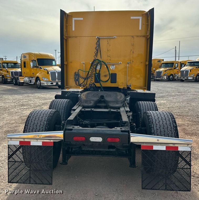 image for item ER4876 2022 Kenworth T680 semi truck