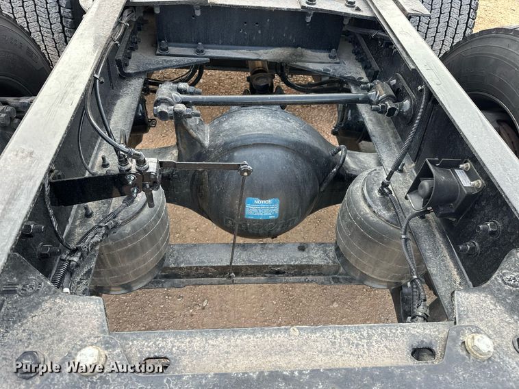 image for item ER4876 2022 Kenworth T680 semi truck