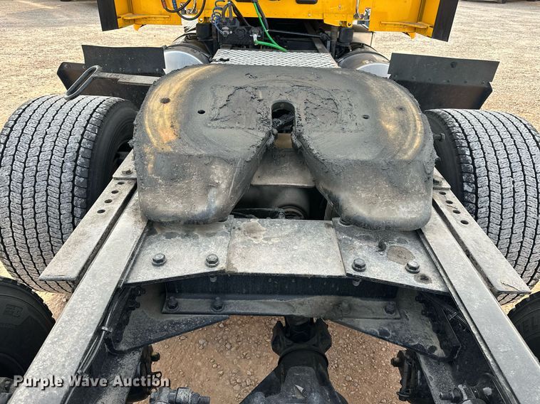 image for item ER4876 2022 Kenworth T680 semi truck