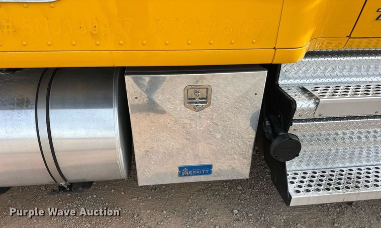 image for item ER4876 2022 Kenworth T680 semi truck