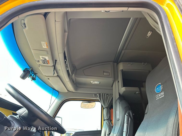 image for item ER4876 2022 Kenworth T680 semi truck