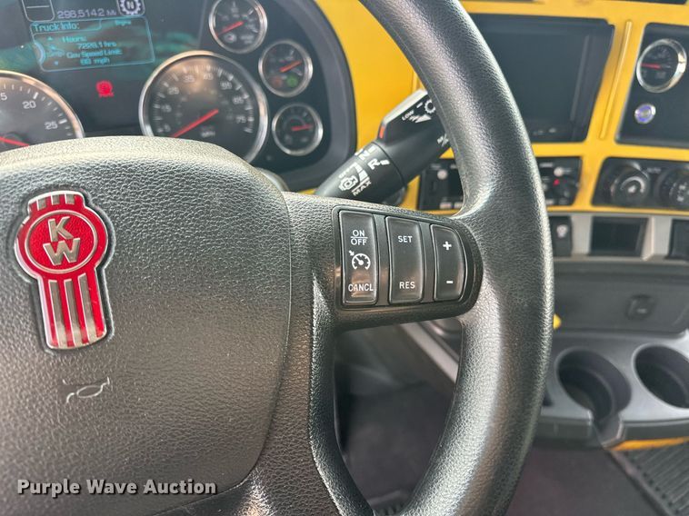 image for item ER4876 2022 Kenworth T680 semi truck