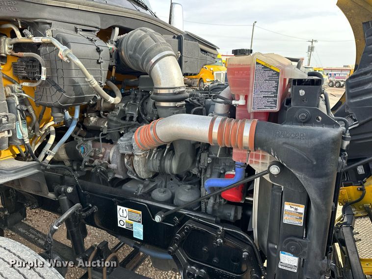 image for item ER4876 2022 Kenworth T680 semi truck