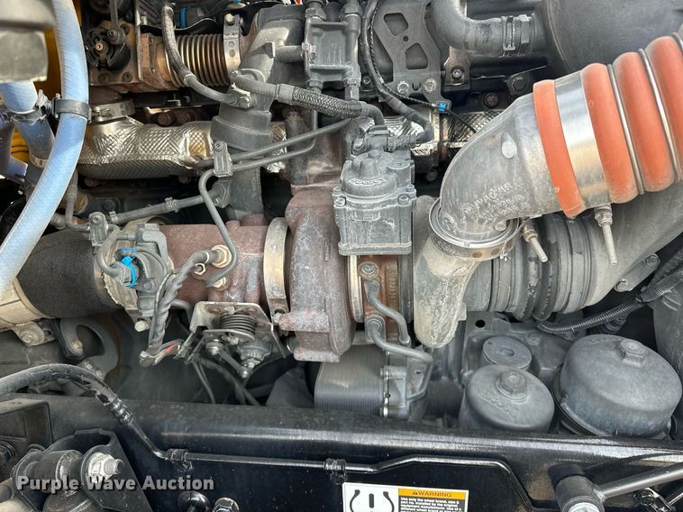 image for item ER4876 2022 Kenworth T680 semi truck