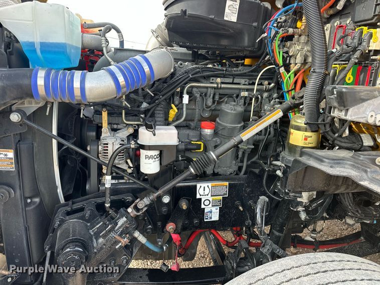 image for item ER4876 2022 Kenworth T680 semi truck