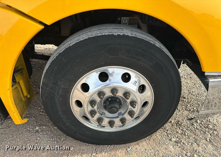 image for item ER4876 2022 Kenworth T680 semi truck