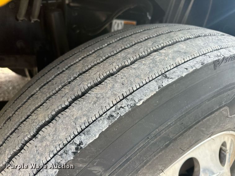 image for item ER4876 2022 Kenworth T680 semi truck