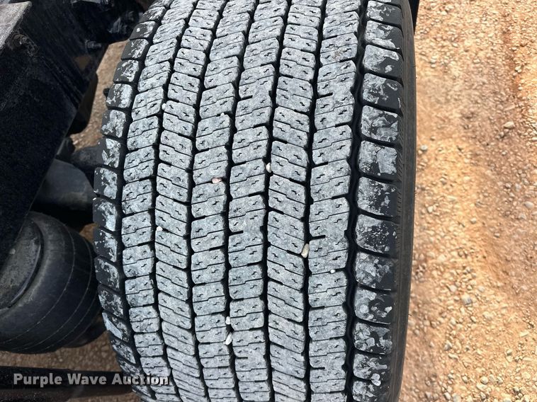 image for item ER4876 2022 Kenworth T680 semi truck