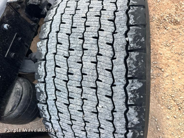 image for item ER4876 2022 Kenworth T680 semi truck