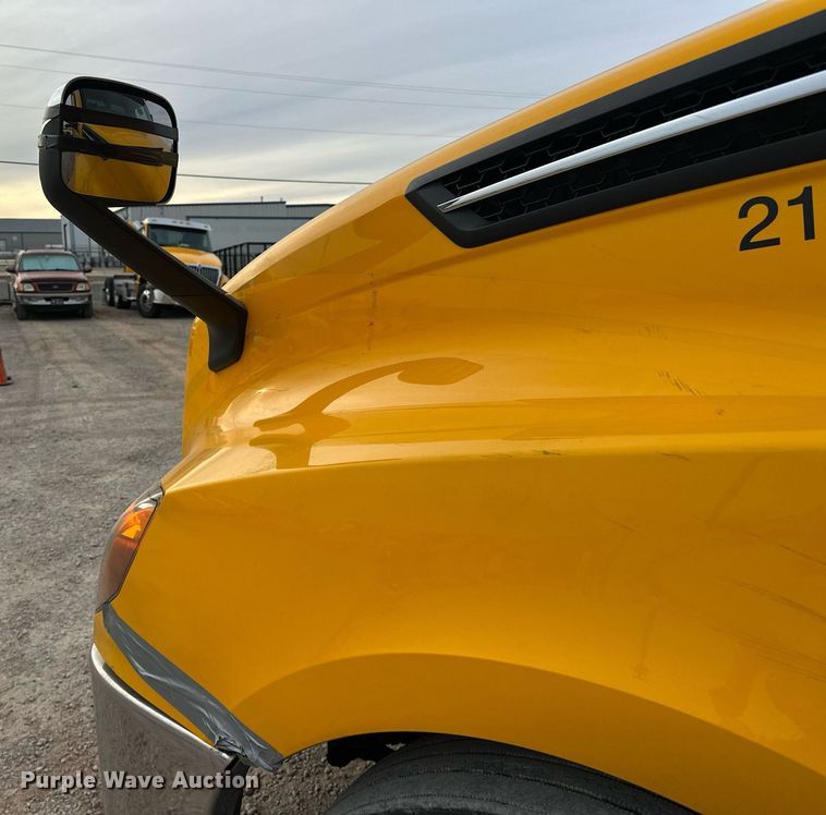 image for item ER4877 2021 Freightliner Cascadia 126 semi truck