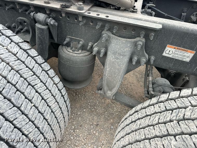 image for item ER4877 2021 Freightliner Cascadia 126 semi truck