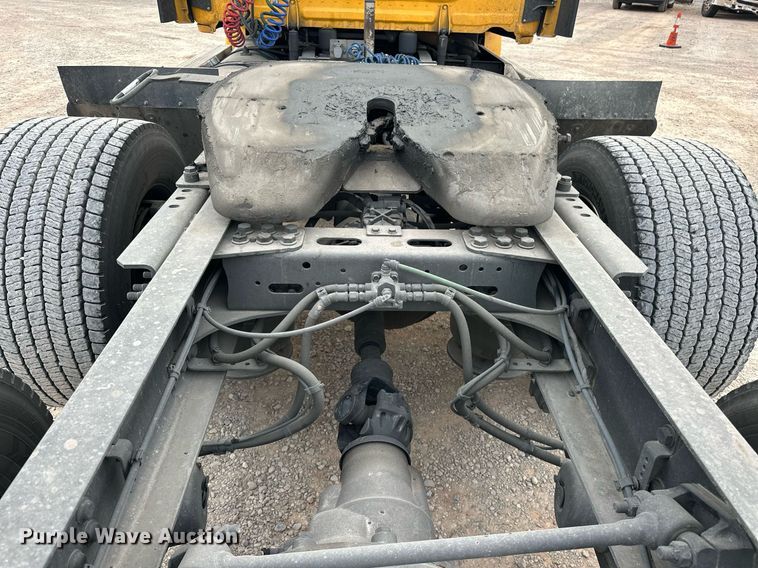 image for item ER4877 2021 Freightliner Cascadia 126 semi truck