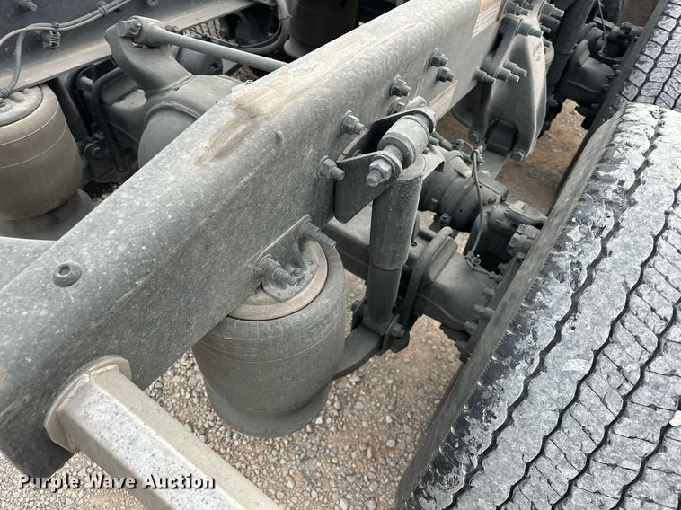 image for item ER4877 2021 Freightliner Cascadia 126 semi truck