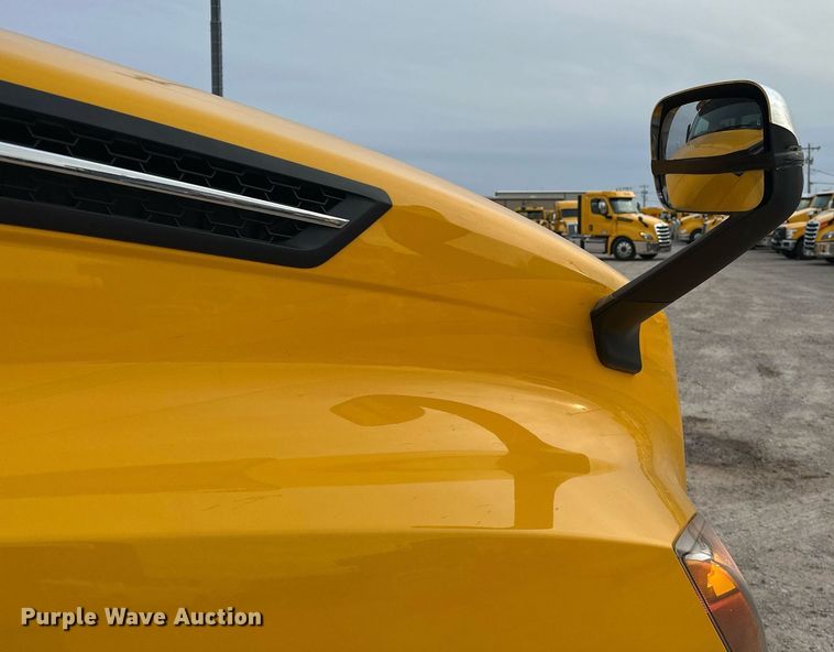 image for item ER4877 2021 Freightliner Cascadia 126 semi truck